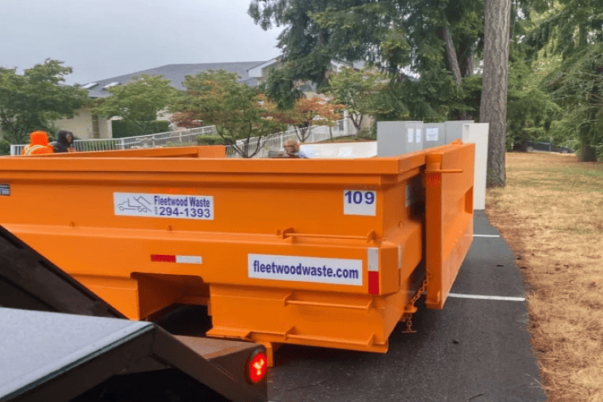 Construction-dumpster-for-waste-(1)
